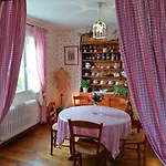 La Roseliere Maison Plain Pied Confortable Belle Decoration Jardin Magnifique Parking Privatif A 10 Mn A Pied Centre Proche Plages Du Debarquement Et Omaha * Bayeux