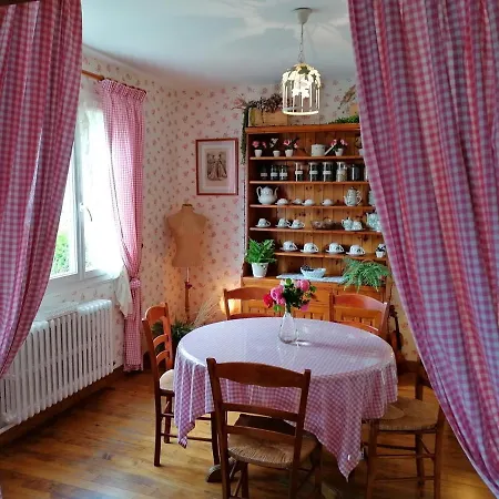La Roseliere Maison Plain Pied Confortable Belle Decoration Jardin Magnifique Parking Privatif A 10 Mn A Pied Centre Proche Plages Du Debarquement Et Omaha * Bayeux