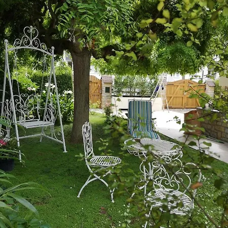 La Roseliere Maison Plain Pied Confortable Belle Decoration Jardin Magnifique 10 Mn A Pied Centre Proche Plages Du Debarquement Feriehus