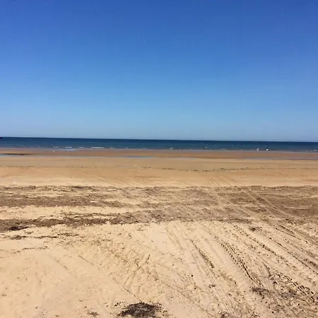 La Roseliere Maison Plain Pied Confortable Belle Decoration Jardin Magnifique Parking Privatif A 10 Mn A Pied Centre Ville Bayeux Proche Plages Du Debarquement Et Omaha Beach Σπίτι διακοπών *