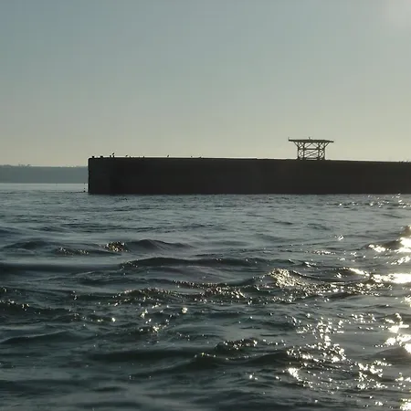 La Roseliere Maison Plain Pied Confortable Belle Decoration Jardin Magnifique Parking Privatif A 10 Mn A Pied Centre Ville Bayeux Proche Plages Du Debarquement Et Omaha Beach Σπίτι διακοπών Μπαγιέ