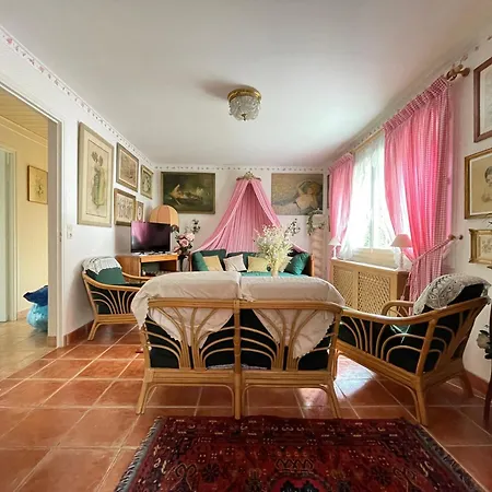 La Roseliere Maison Plain Pied Confortable Belle Decoration Jardin Magnifique 10 Mn A Pied Centre Proche Plages Du Debarquement Feriehus