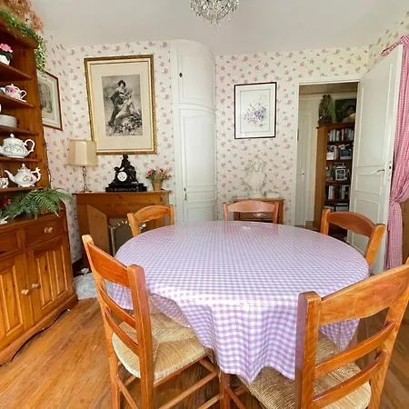 La Roseliere Maison Plain Pied Confortable Belle Decoration Jardin Magnifique Parking Privatif A 10 Mn A Pied Centre Ville Bayeux Proche Plages Du Debarquement Et Omaha Beach Σπίτι διακοπών *