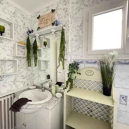 La Roseliere Maison Plain Pied Confortable Belle Decoration Jardin Magnifique Parking Privatif A 10 Mn A Pied Centre Proche Plages Du Debarquement Et Omaha *