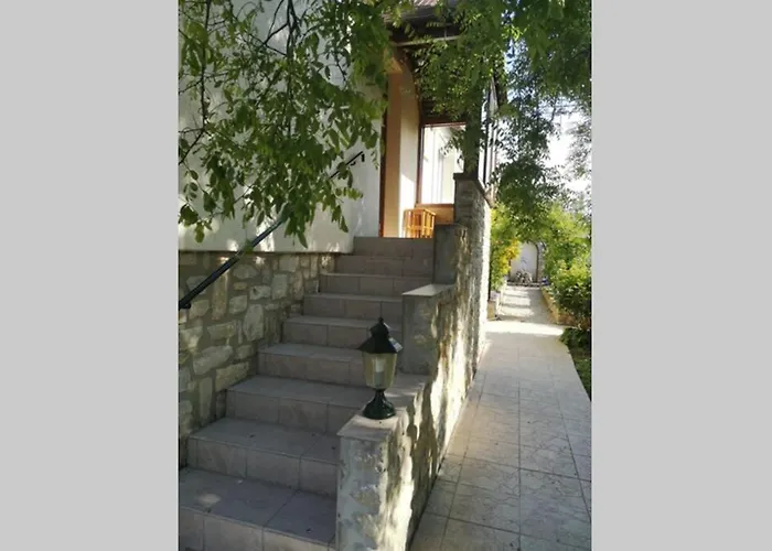 La Roseliere Maison Plain Pied Confortable Belle Decoration Jardin Magnifique Parking Privatif A 10 Mn A Pied Centre Proche Plages Du Debarquement Et Omaha Bayeux