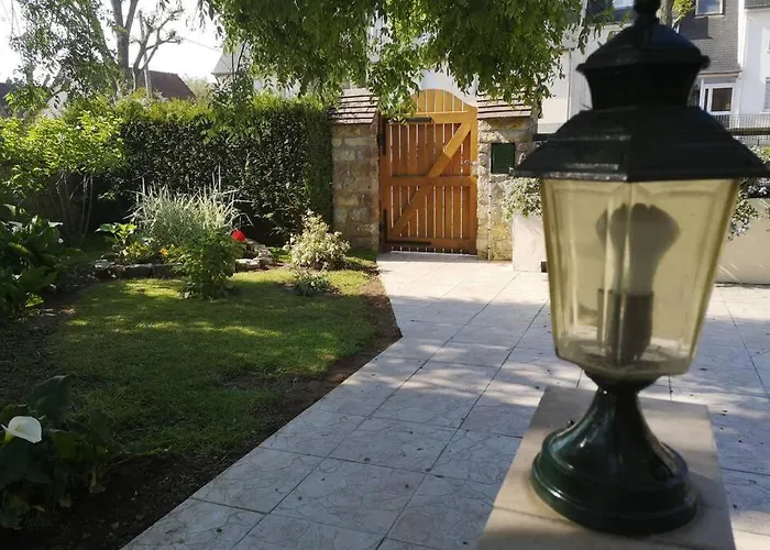 La Roseliere Maison Plain Pied Confortable Belle Decoration Jardin Magnifique Parking Privatif A 10 Mn A Pied Centre Proche Plages Du Debarquement Et Omaha * Bayeux