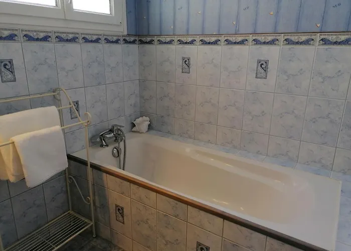 La Roseliere Maison Plain Pied Confortable Belle Decoration Jardin Magnifique Parking Privatif A 10 Mn A Pied Centre Proche Plages Du Debarquement Et Omaha *