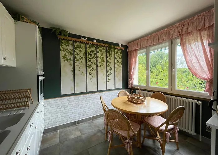 Ferienhaus La Roseliere Maison Plain Pied Confortable Belle Decoration Jardin Magnifique Parking Privatif A 10 Mn A Pied Centre Proche Plages Du Debarquement Et Omaha *