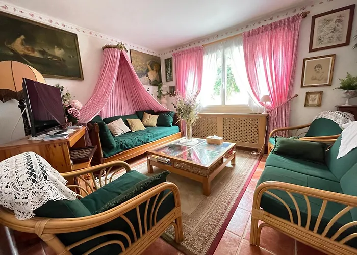 La Roseliere Maison Plain Pied Confortable Belle Decoration Jardin Magnifique Parking Privatif A 10 Mn A Pied Centre Proche Plages Du Debarquement Et Omaha * Bayeux