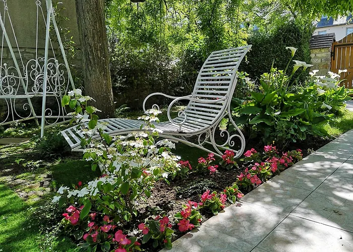 La Roseliere Maison Plain Pied Confortable Belle Decoration Jardin Magnifique Parking Privatif A 10 Mn A Pied Centre Proche Plages Du Debarquement Et Omaha Ferienhaus